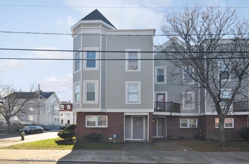 70 Tell St, Providence, RI 02909 exterior