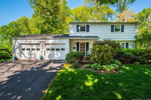 141 Oak St, Wapping, CT 06074 exterior