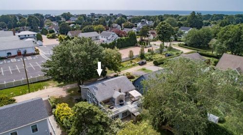 6 Richmond Dr, Westerly, RI 02891 exterior