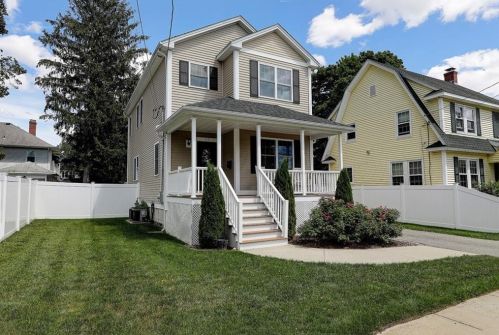 35 Wellesley Ave, North Providence, RI 02911 exterior