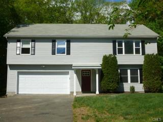 2685 Reservoir Ave, Bridgeport, CT 06611 exterior