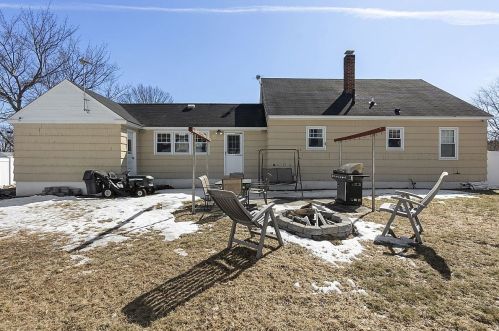 15 Victor Ave, Nashua, NH 03060 exterior