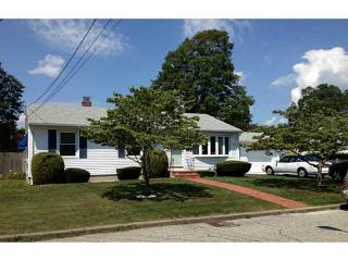 14 Primrose Dr, East Providence, RI 02915 exterior