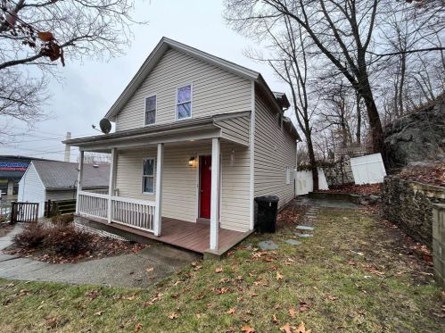 1245 Mendon Rd, Cumberland, RI 02864 exterior