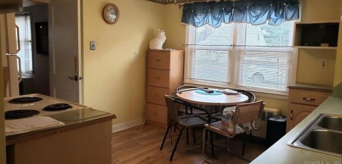 800 Center St, Manchester, CT 06040 exterior