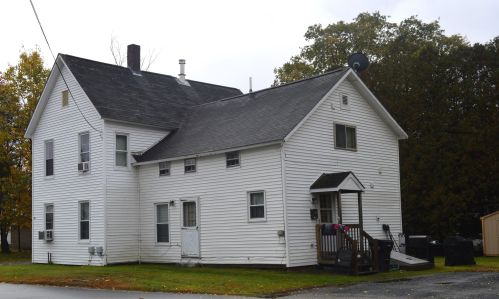 70 Court St, Newport, NH 03773 exterior