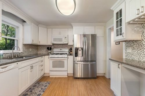 4 Park Dr, Holbrook, MA 02343 exterior