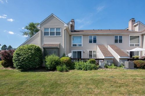 14 Thistle Way, East-Windsor, CT 06016 exterior