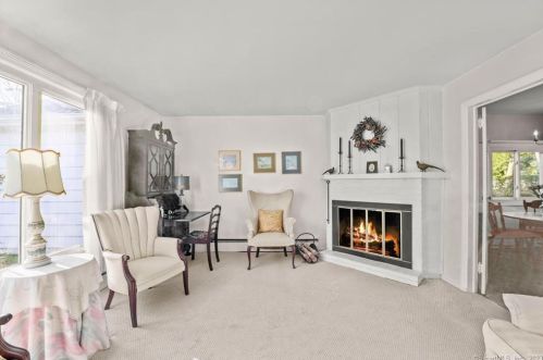 8 Assisi Way, Norwalk, CT 06851 exterior