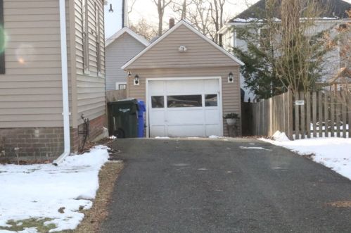 22 Wexford St, Springfield, MA 01118 exterior