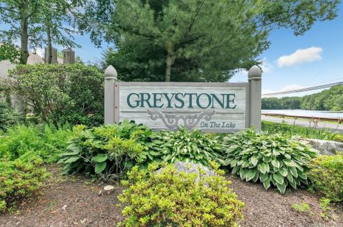 18 Greystone, Huntington, CT 06484 exterior