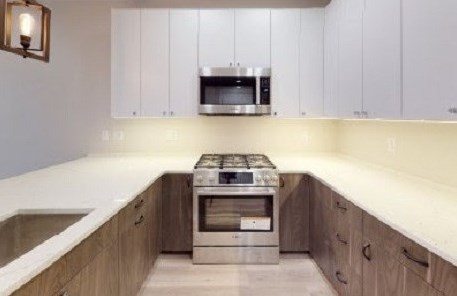 440 8Th St, Roxbury-Xing, MA 02127 exterior