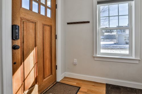 16 Elmira Ave, Newburyport, MA 01950 exterior