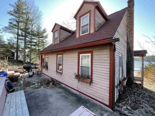 19 Goodridge Ave, Salem, NH 03079 exterior