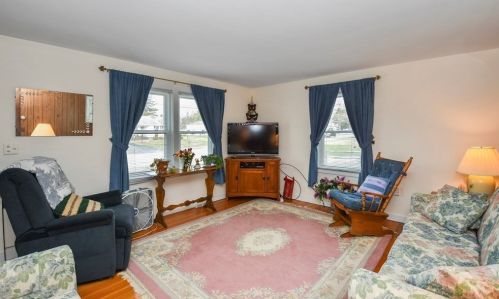 69 Maple Ave, Rutland, MA 01543 exterior