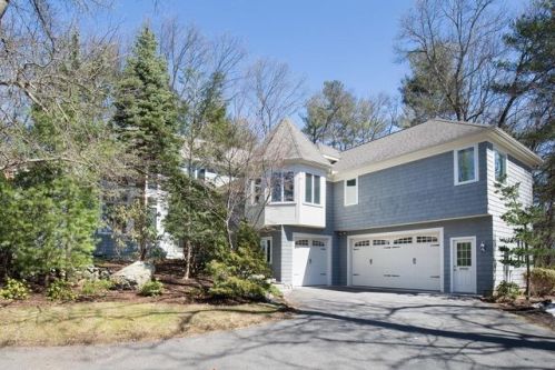 24 Puddingstone Ln, Newton, MA 02459 exterior