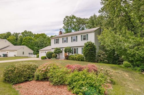 9 Colonial Ct, Cheshire, CT 06410 exterior