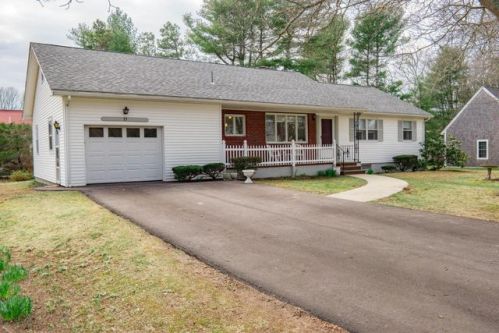 25 Harbor Dr, Teaticket, MA 02536 exterior