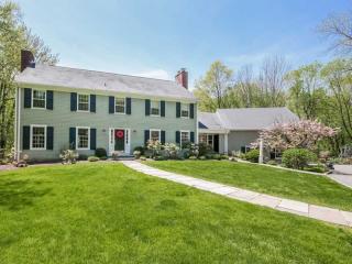 383 Middlesex Rd, Tokeneke, CT 06820 exterior