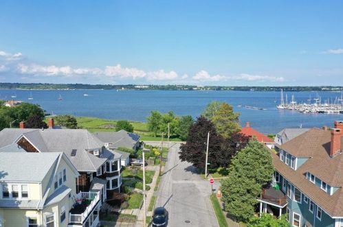 31 Windsor Rd, Providence, RI 02905 exterior