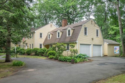 10 Metacomet Rd, Farmington, CT 06032 exterior