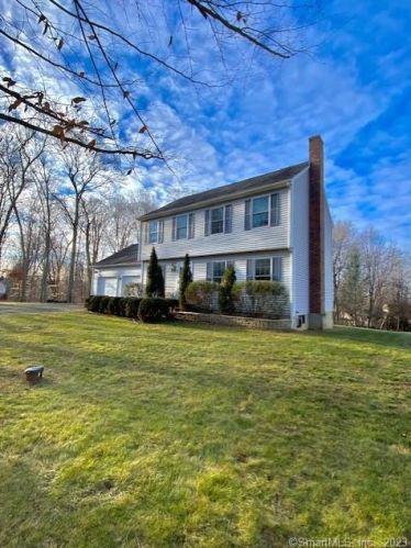 3 Trowbridge Rd, Moodus, CT 06469 exterior