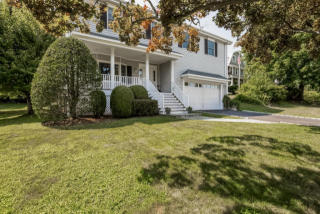 11 Herman Ave, Tokeneke, CT 06820 exterior