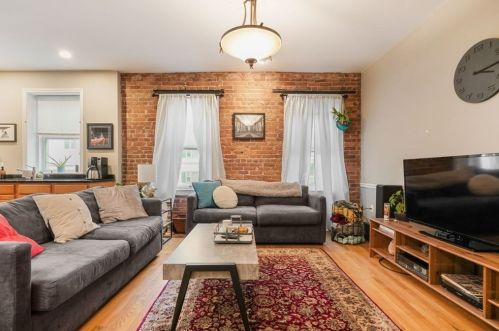 84 Shepton St, Roxbury Xing, MA 02124 exterior