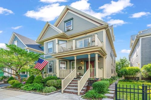32 Sagamore St, Roxbury Xing, MA 02125 exterior