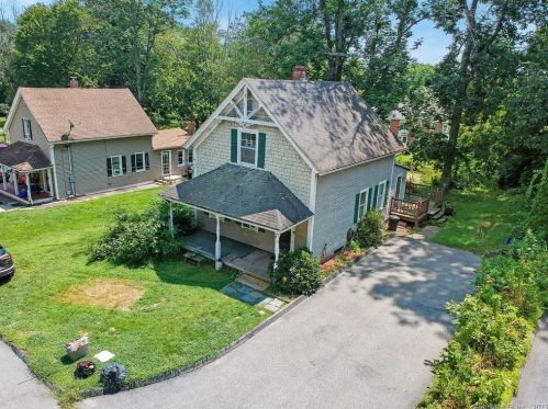159 Walnut St, Putnam, CT 06260 exterior