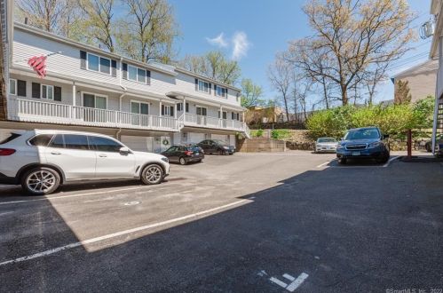 23 Pearl Lake Rd, Waterbury, CT 06706 exterior