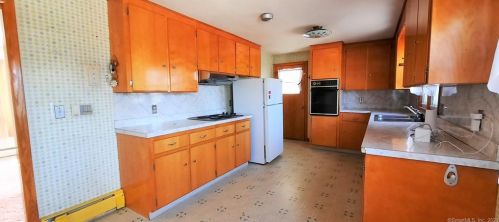 104 Orchard Hill Rd, Pomfret Center, CT 06259 exterior