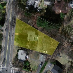 682 Chestnut St, Newton, MA 02465 aerial view