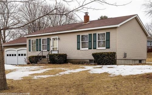 8 Owens St, Lewiston, ME 04240 exterior