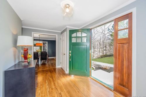 92 Fieldcrest Dr, Ridgefield, CT 06877 exterior