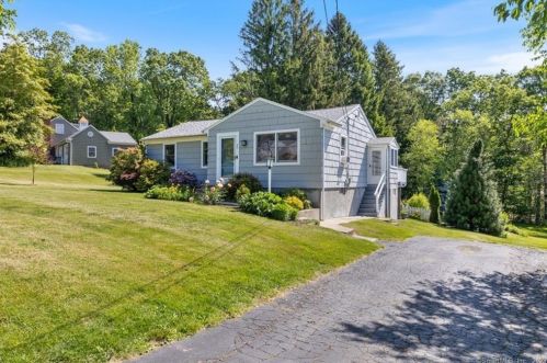40 Mansfield Rd, North-Haven, CT 06473 exterior