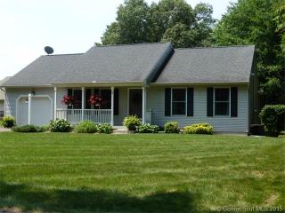 3 Carlisle St, Enfield, CT 06082 exterior
