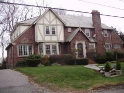 14 Chamberlain Rd, Newton, MA 02458 exterior