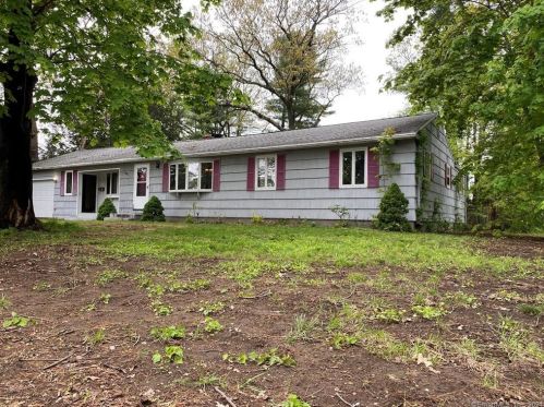 1 Stage Rd, Enfield, CT 06082 exterior