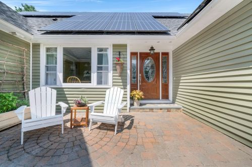 12 Brown Ave, Stratham, NH 03885 exterior