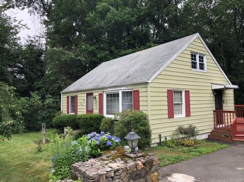 11 Williams Rd, Upper Stepney, CT 06468 exterior