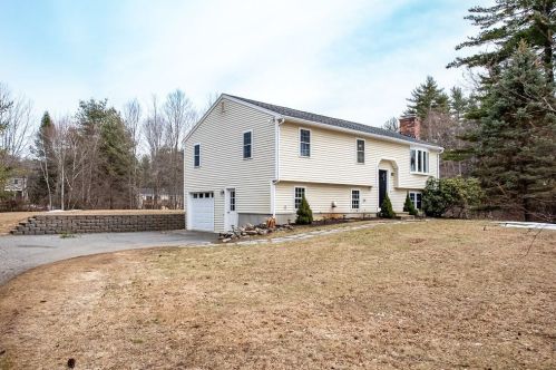 3 Perth Dr, Stratham, NH 03885 exterior