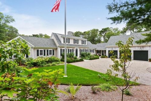 241 Little River Rd, Cotuit, MA 02635 exterior