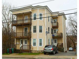 429 2Nd Ave, Woonsocket, RI 02895 exterior