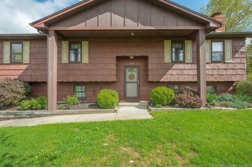 54 Hillside Dr, Beacon-Falls, CT 06403 exterior