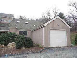 314 Pheasant Gln, Huntington, CT 06484 exterior