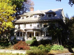 77 Montvale Rd, Newton, MA 02459 exterior