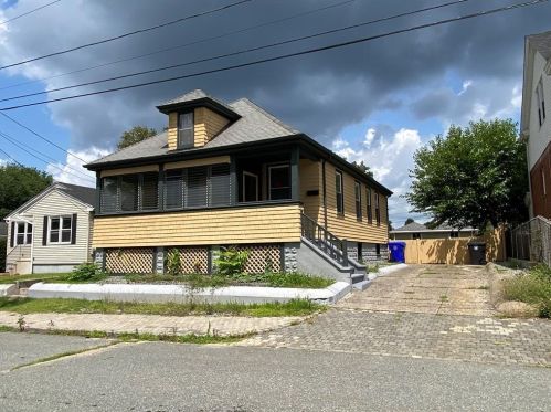 44 Volturno St, North-Providence, RI 02904 exterior