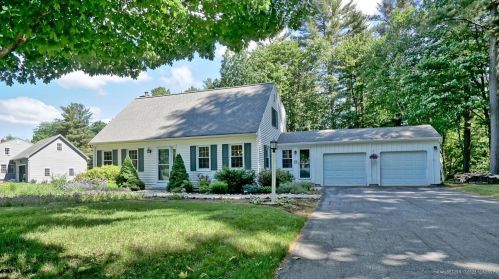 18 Country Charm Rd, Cumberland, ME 04021 exterior