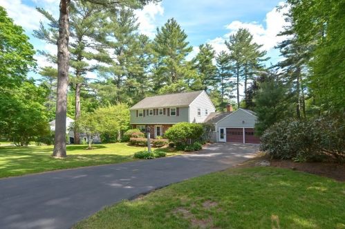 25 Indian Hill Rd, Medfield, MA 02052 exterior